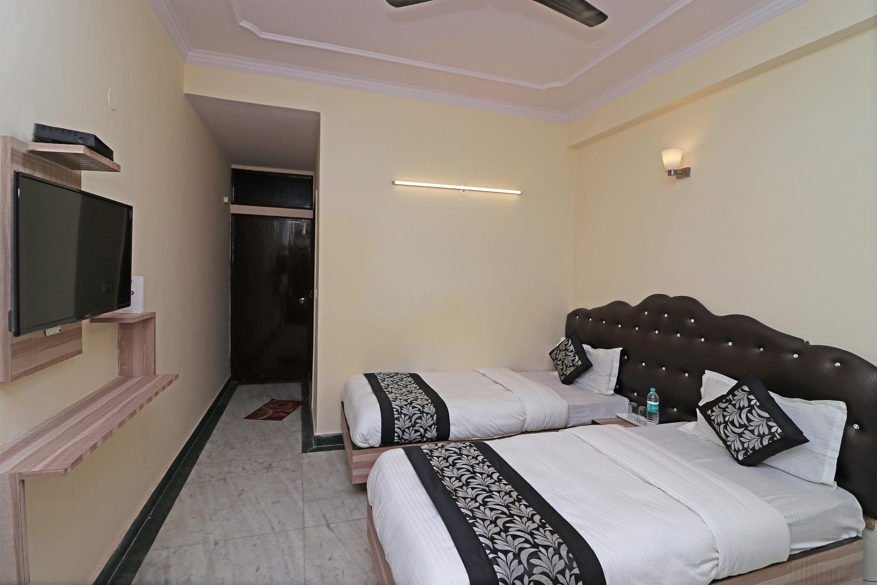 Adb Rooms Hotel Silver Shine New Delhi Bagian luar foto