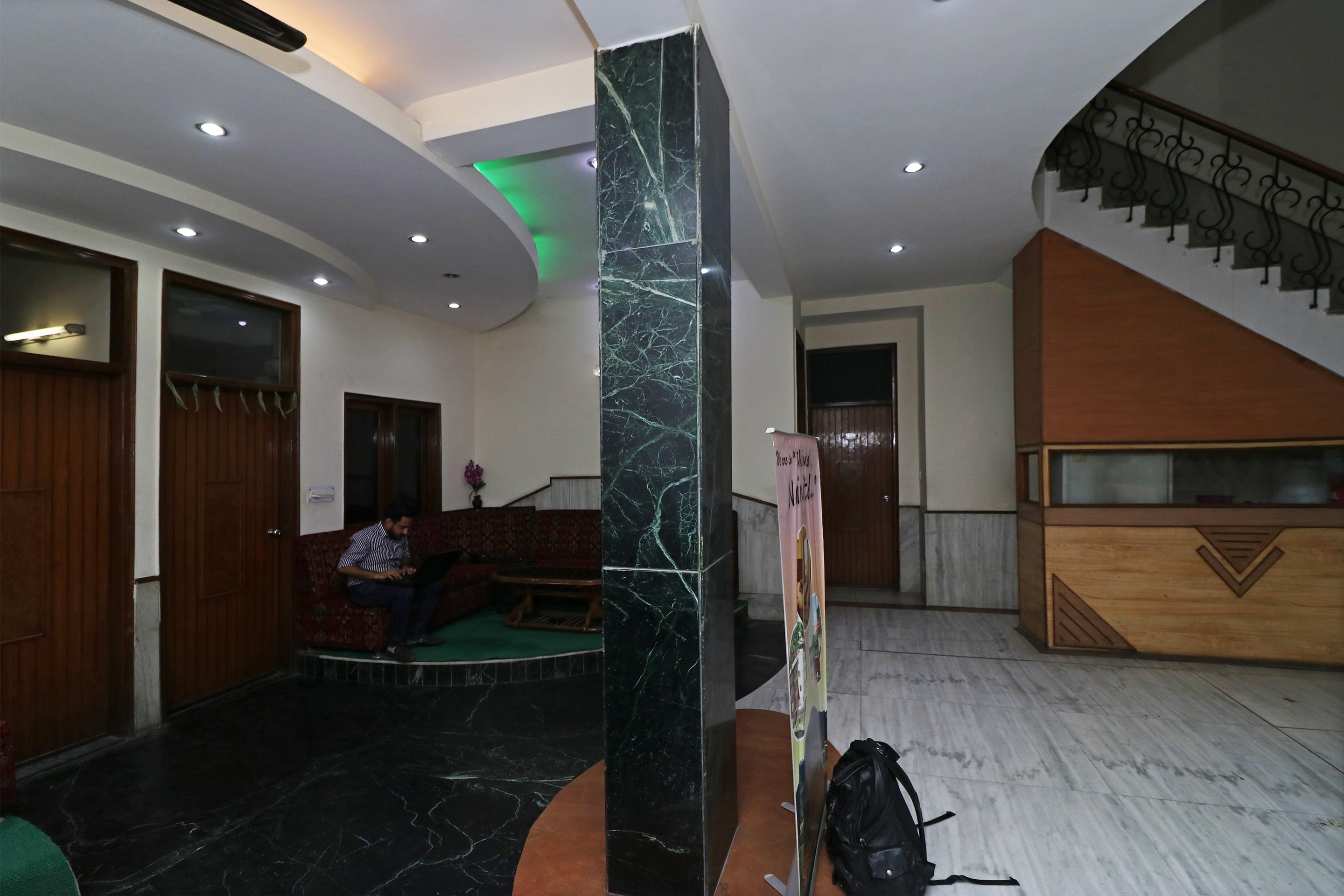 Adb Rooms Hotel Silver Shine New Delhi Bagian luar foto